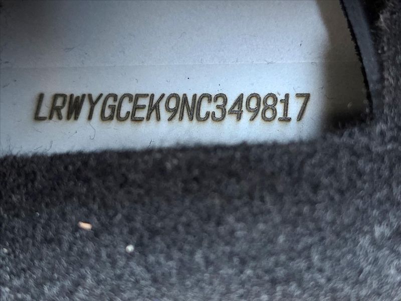 Tesla Model Y 0,0 LR 4x4 Tažné z. SoH 92% EN - fotka 20 z 20