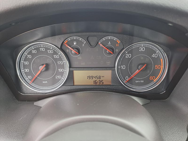 Fiat Croma (2010) 1.9 JTD KLIMA TAŽNÉ - fotka 18 z 31