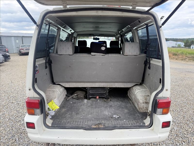 Volkswagen Transporter 2,5 TDI 9MÍST - fotka 12 z 12