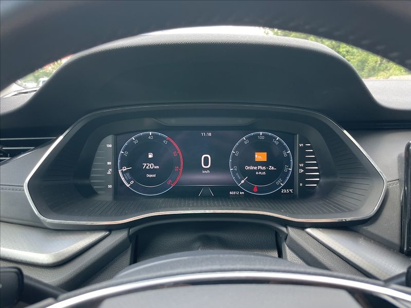 Škoda Octavia 2,0 TDI Combi Ambition Plus - fotka 9 z 23
