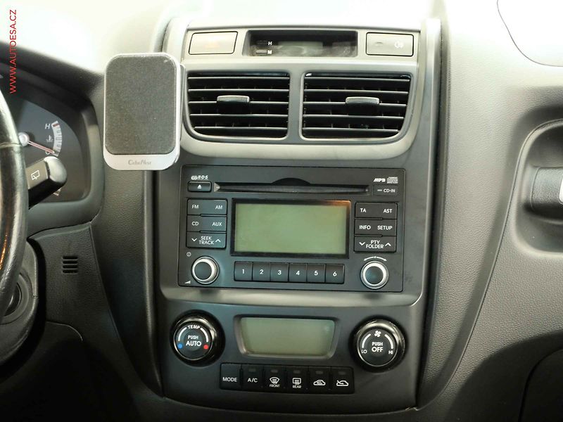 Kia Sportage (2008) 2.0i 4x4, ČR, AC, výhřev sed - fotka 9 z 21