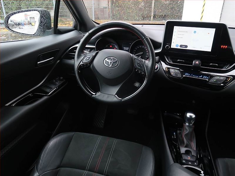 Toyota C-HR (2023) GR Sport 2.0 Hybrid - fotka 7 z 22