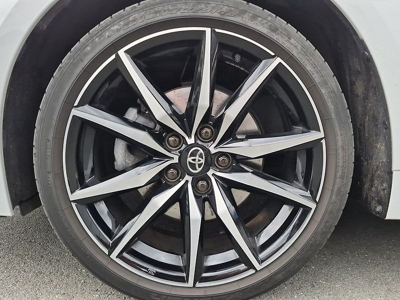 Toyota Corolla GR SPORT Dynamic 2.0 hybrid - fotka 24 z 25