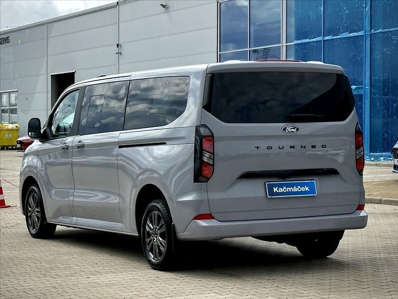 Ford Tourneo Custom 2,0 EcoBlue 125kW Titanium L2 - fotka 3 z 32
