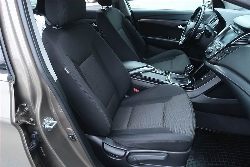Hyundai i40 (2015) 1.7 CRDi, Automat, Serv.kniha - fotka 9 z 28