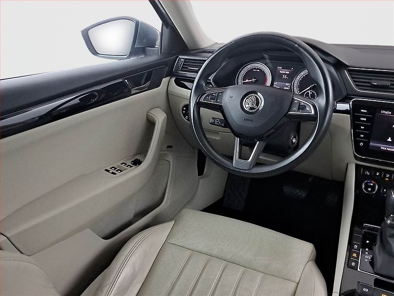 Škoda Superb (2017) Laurin&Klement 2.0 TSI - fotka 7 z 26