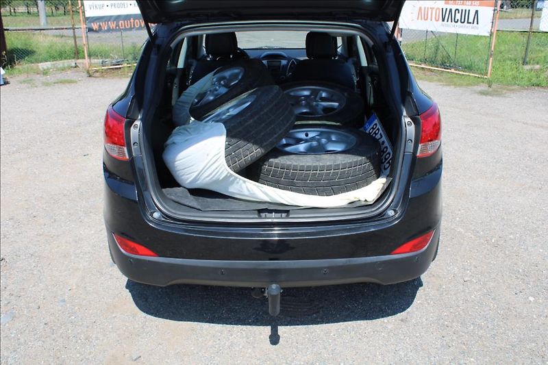 Hyundai ix35 2,0 i  KLIMA,STK 5/2028,TAŽNÉ - fotka 13 z 30