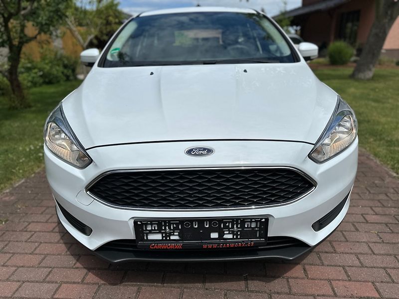 Ford Focus (2015) 1.0 EcoBoost 74kw - fotka 2 z 24