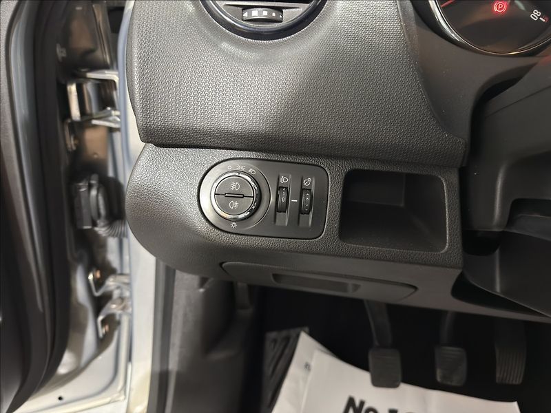 Opel Meriva 1,4   74 kW EDICE 150 1.MAJ - fotka 11 z 29