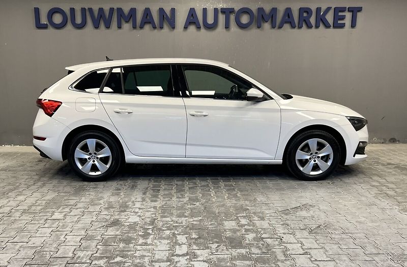 Škoda Scala 1.5 TSI DSG Style - fotka 18 z 18