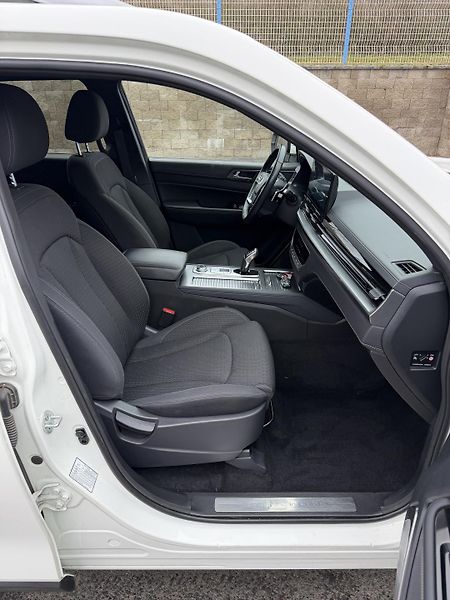SsangYong Rexton 2,2D 148kW 4x4 7míst  závěs  - fotka 16 z 18