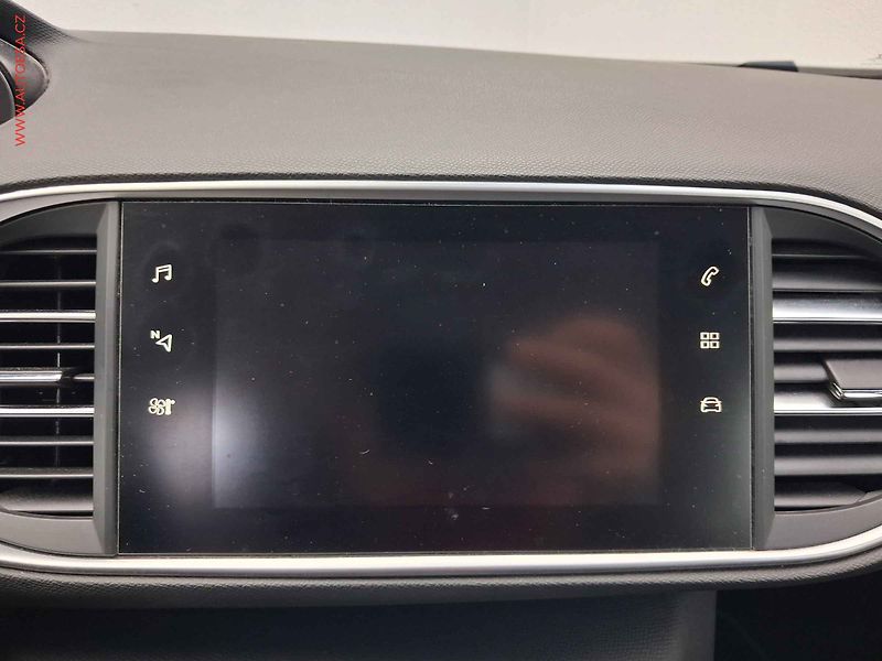 Peugeot 308 (2019) 1.5 HDi, Active, navi, kamera - fotka 13 z 19
