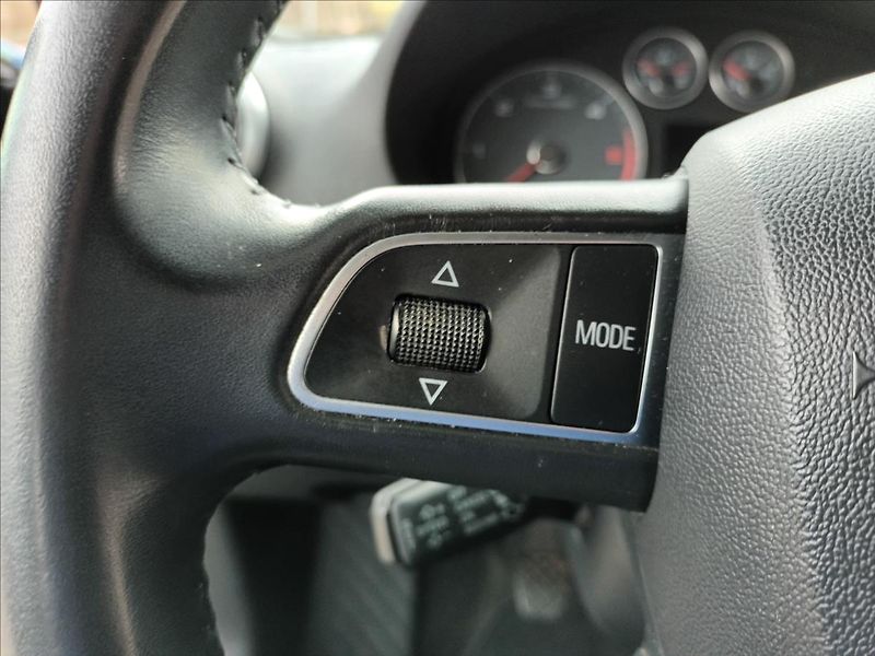 Audi A3 1,6 TDI,XENON,VÝHŘEV,  Sportba - fotka 29 z 33