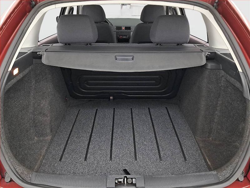 Škoda Fabia (2002) 1.4, levný provoz - fotka 13 z 13