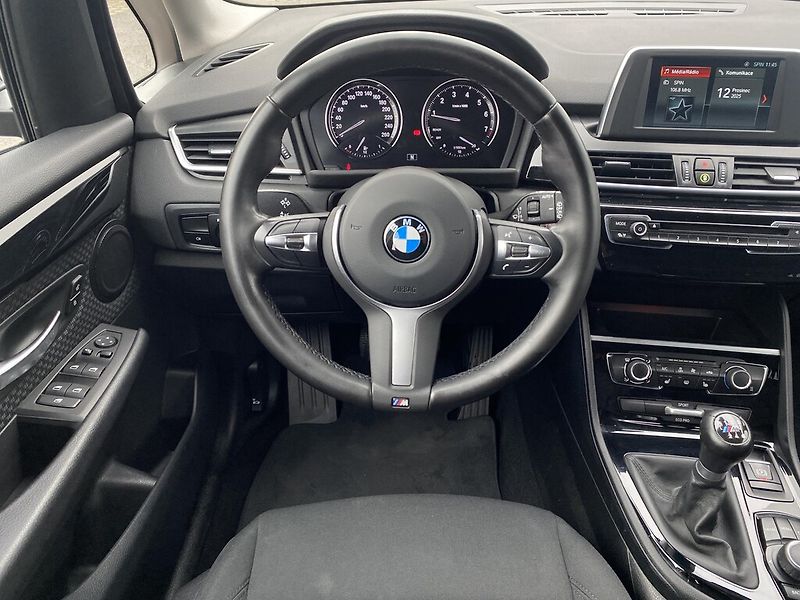 BMW Řada 2 216i 80 kW Active tourer - fotka 8 z 28