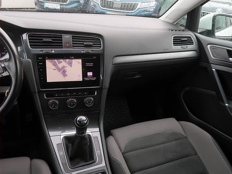 Volkswagen Golf (2020) Comfortline 1.5 TSI, Navi - fotka 8 z 17