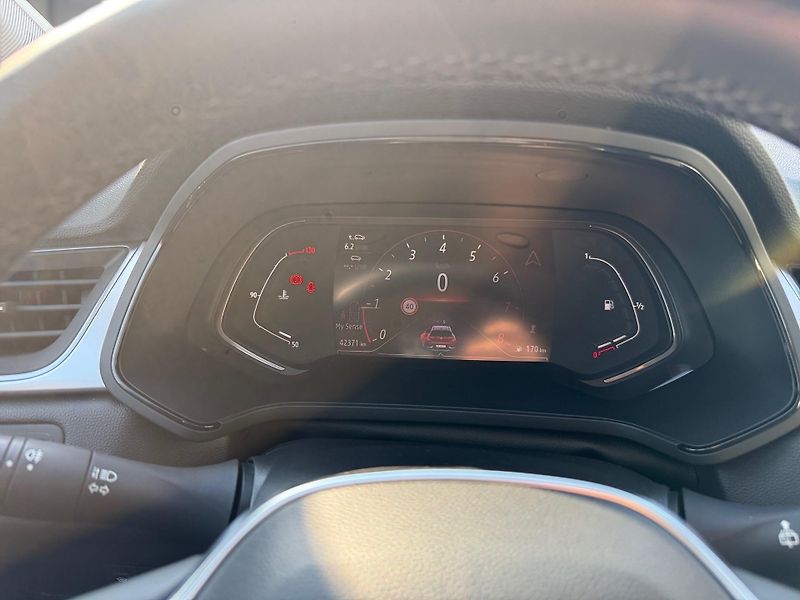 Renault Captur (2023) 1,0 TCe 67 kW Techno - fotka 17 z 24
