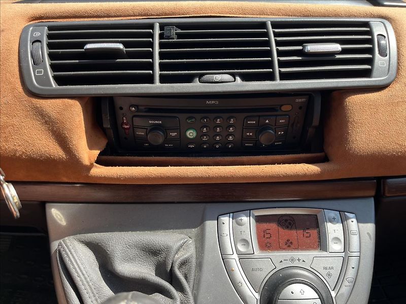 Lancia Phedra 2,0 JTD KLIMA TAŽNÉ STK 7/2028 - fotka 19 z 34