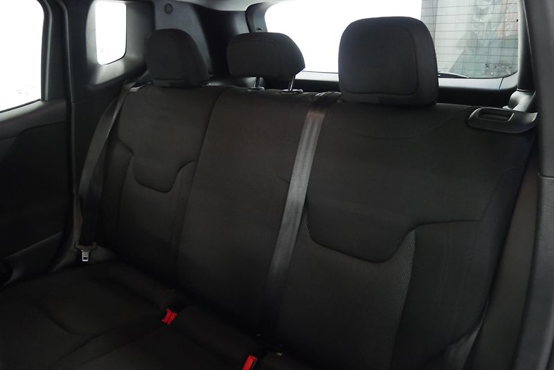 Jeep Renegade - fotka 15 z 16