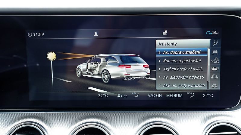 Mercedes-Benz Třídy E E63 S AMG 4Matic+// 615 PS - fotka 39 z 48