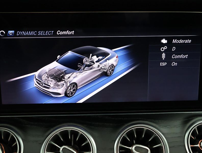 Mercedes-Benz Třídy E 3,0 53 320kW AMG 4Matic+ DPH - fotka 39 z 53