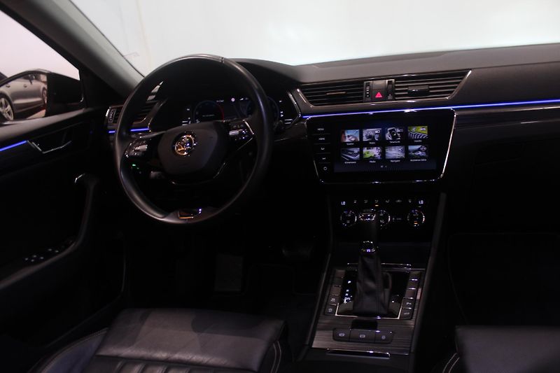 Škoda Superb (2021) 2.0TDI DSG Edition Style+ - fotka 35 z 39