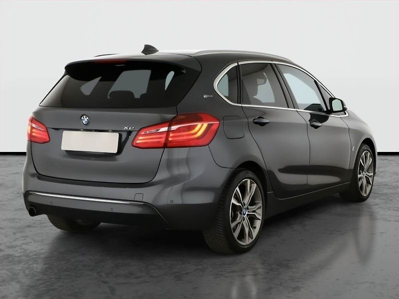 BMW Řada 2 (2016) 225xe Active Tourer, 4X4 - fotka 5 z 22