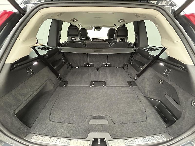 Volvo XC90 2.0 D5 4x4 Inscription - fotka 31 z 35