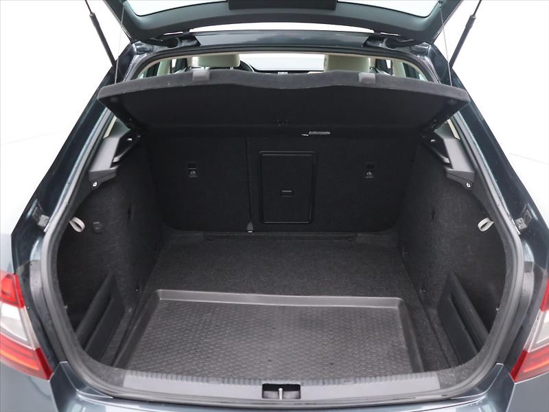 Škoda Octavia 2,0 TDi 110kW Style LED CZ - fotka 10 z 26