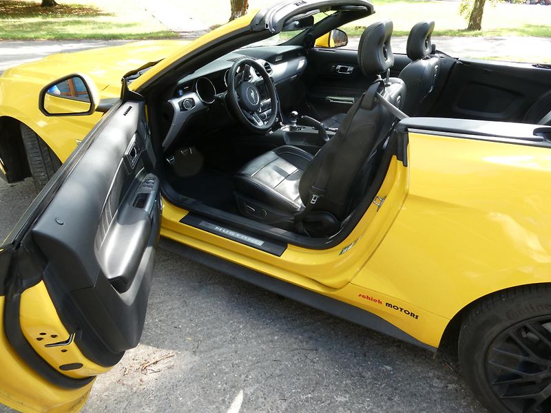 Ford Mustang (2015) kabriolet - fotka 2 z 36