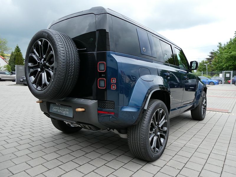 Land Rover Defender 110 4,4 OCTA P635 - fotka 7 z 47