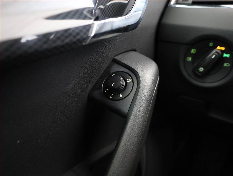Škoda Octavia (2015) RS 2.0 TDI, Automat, Kůže - fotka 18 z 20