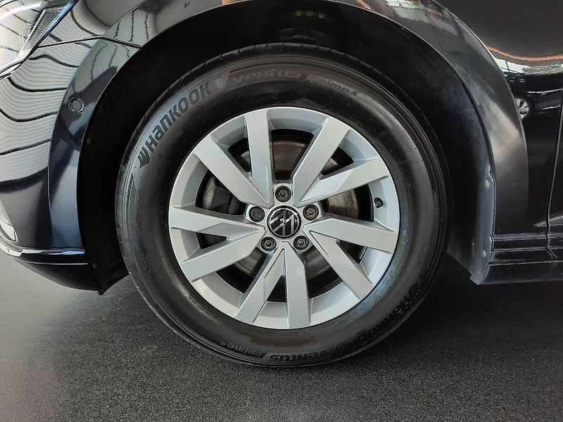 Volkswagen Passat Variant (2023) 2.0 TDI (110kW/150k) DSG, Busi - fotka 25 z 26