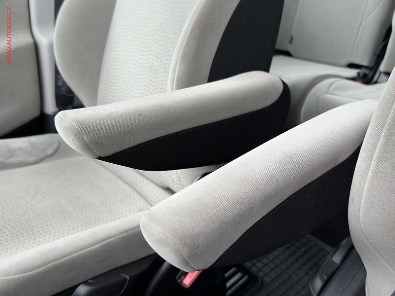 Citroën C4 Picasso (2008) 1.6HDi, AC - fotka 18 z 18