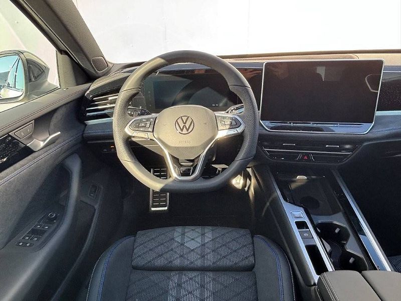 Volkswagen Passat (2026) R-Line Family 7DSG 2,0TDI - fotka 6 z 7