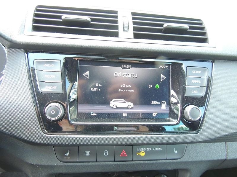 Škoda Fabia (2022) 1.0TSi,70kw,Tour,výbava,ČR1maj - fotka 28 z 51