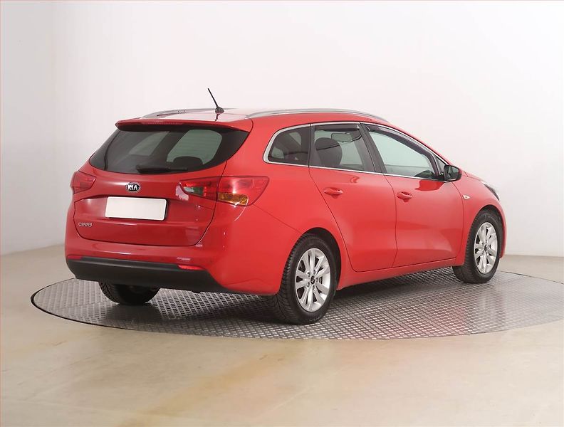 Kia Ceed (2016) 1.4 CVVT, Tempomat - fotka 5 z 16
