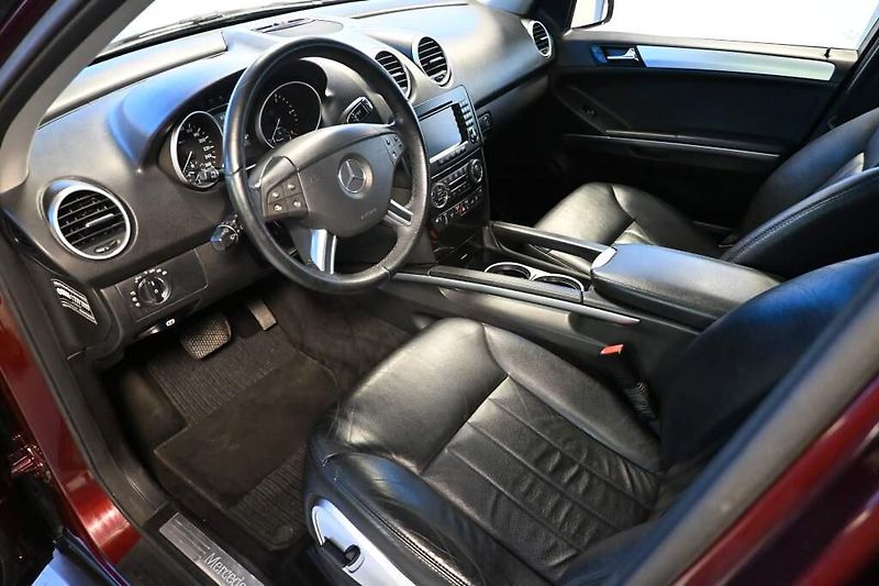 Mercedes-Benz Třídy M (2008) 3.0 4MATIC 7G-TRONIC XENON Vzd - fotka 12 z 33