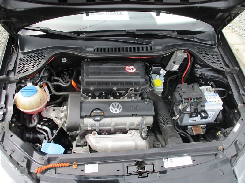 Volkswagen Polo 1,4 i 16v,klima,xenon,rozvody, - fotka 18 z 22
