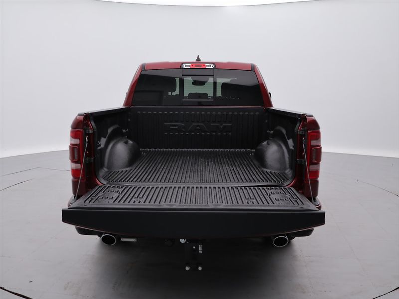 Dodge RAM 5,7 1500 295kW Laramie 4x4 - fotka 9 z 32