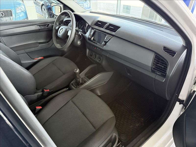 Škoda Fabia 1,0   TSI 70kW,SERVISKA - fotka 8 z 23
