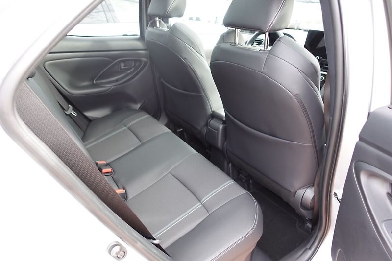 Toyota Yaris Cross 1,5 HEV Executive Tech VIP - fotka 13 z 36