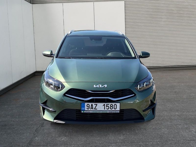 Kia Ceed (2023) TOP 1.5T-GDI 117kW DPH CZ - fotka 2 z 11