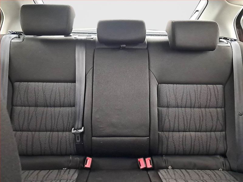 Škoda Octavia (2012) Elegance 1.6 TDI, Tempomat - fotka 10 z 14