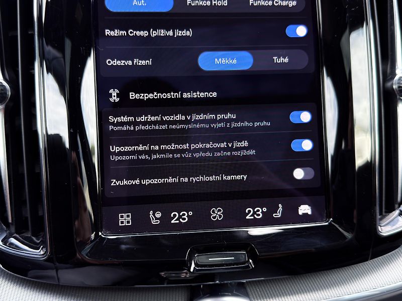 Volvo XC60 T8 AWD RECH.+sada zimních kol  - fotka 35 z 51