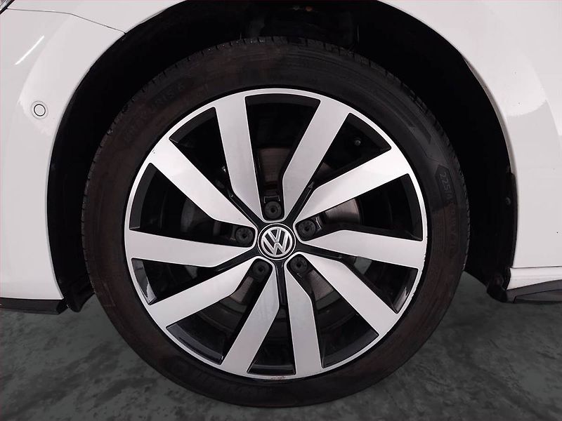 Volkswagen Touran (2017) R-Line 2.0 TDI, Automat - fotka 15 z 24