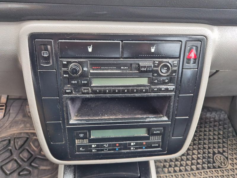 Seat Alhambra (2003) 1.9 TDI Rozvody 7Míst - fotka 20 z 24