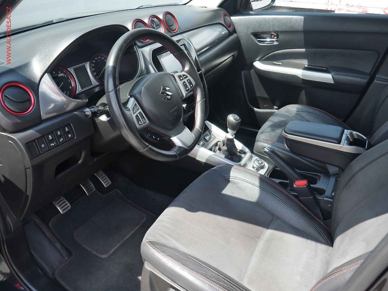 Suzuki Vitara (2016) 1.4 BoosterJet 4x4, ČR, AC - fotka 9 z 15