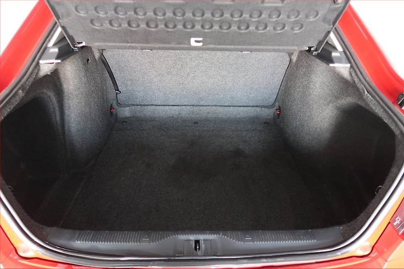 Škoda Octavia (2009) Ambiente 1.6, nová STK - fotka 13 z 15