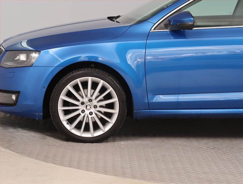 Škoda Octavia (2014) Style 1.6 TDI, Serv.kniha - fotka 15 z 16